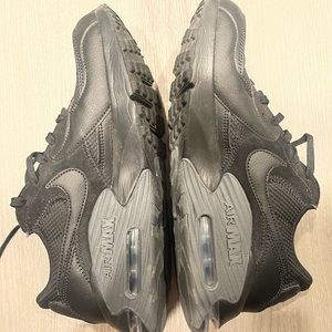 Mens Nike AirMax Size 9 Brand New